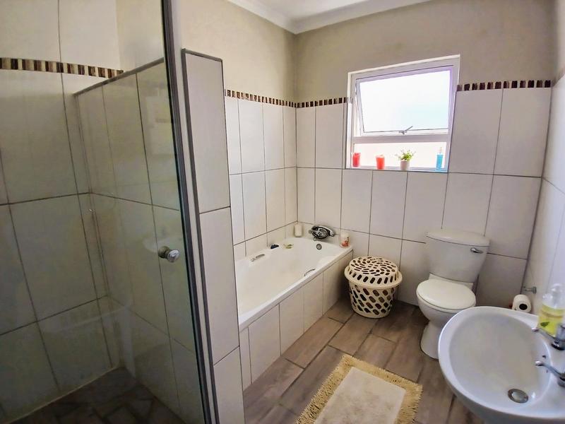 3 Bedroom Property for Sale in Stilbaai Wes Western Cape